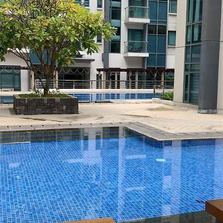 One Palm Tree Villas Condominium - Studio Room With Balcony - Across Terminal 3 マニラ市 エクステリア 写真