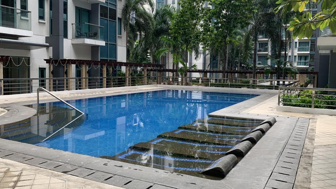 One Palm Tree Villas Condominium - Studio Room With Balcony - Across Terminal 3 マニラ市 エクステリア 写真