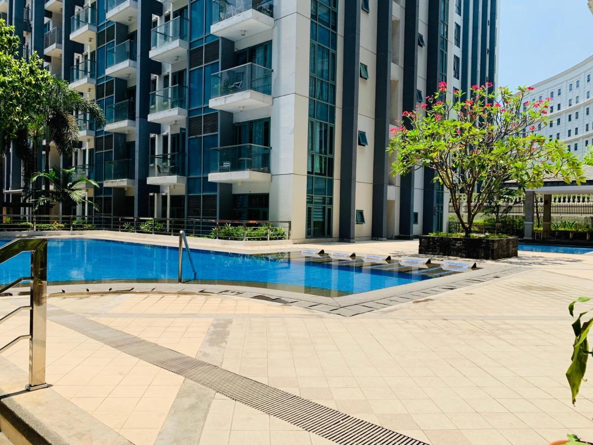 One Palm Tree Villas Condominium - Studio Room With Balcony - Across Terminal 3 マニラ市 エクステリア 写真